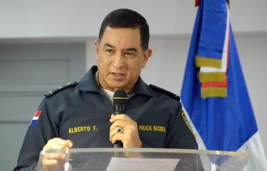 Director de la Policía exhorta a sus miembros no  negociar con delincuentes o protegerlos
