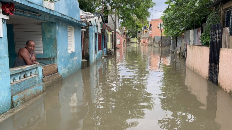 Decenas de viviendas permanecen inundadas en el sector Cancino Adentro, en SDE