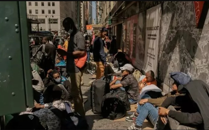 Nueva York amplía estado de emergencia por crisis migratoria