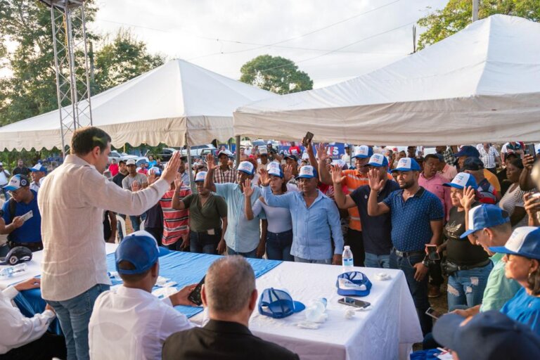 Ex dirigentes del PLD se integran a la Unidad Externa con Luis en Mata Palacio, Hato Mayor