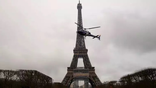 La torre Eiffel está cerrada este lunes por una huelga que podría prolongarse