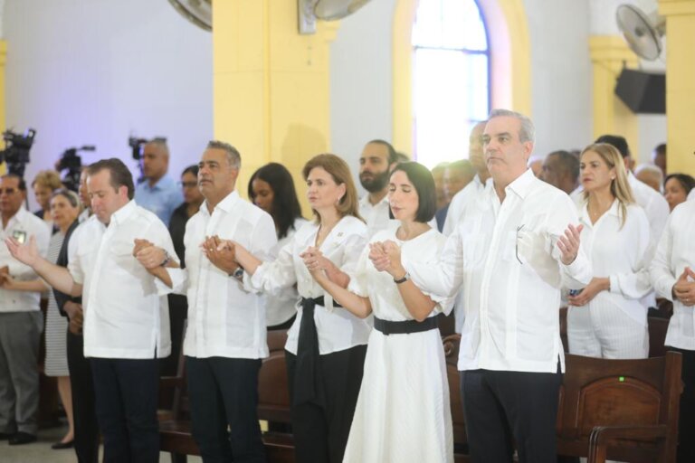 Presidente Abinader participa de eucaristía en memoria  fallecidos por explosión en San Cristóbal
