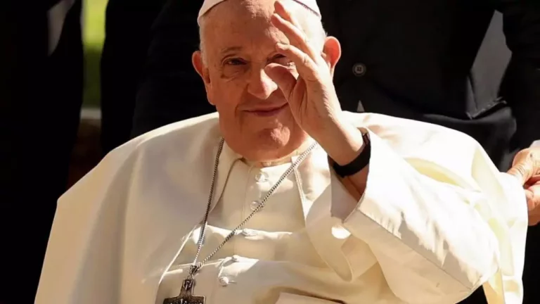 Papa Francisco asegura las mujeres trans son «hijas de Dios»