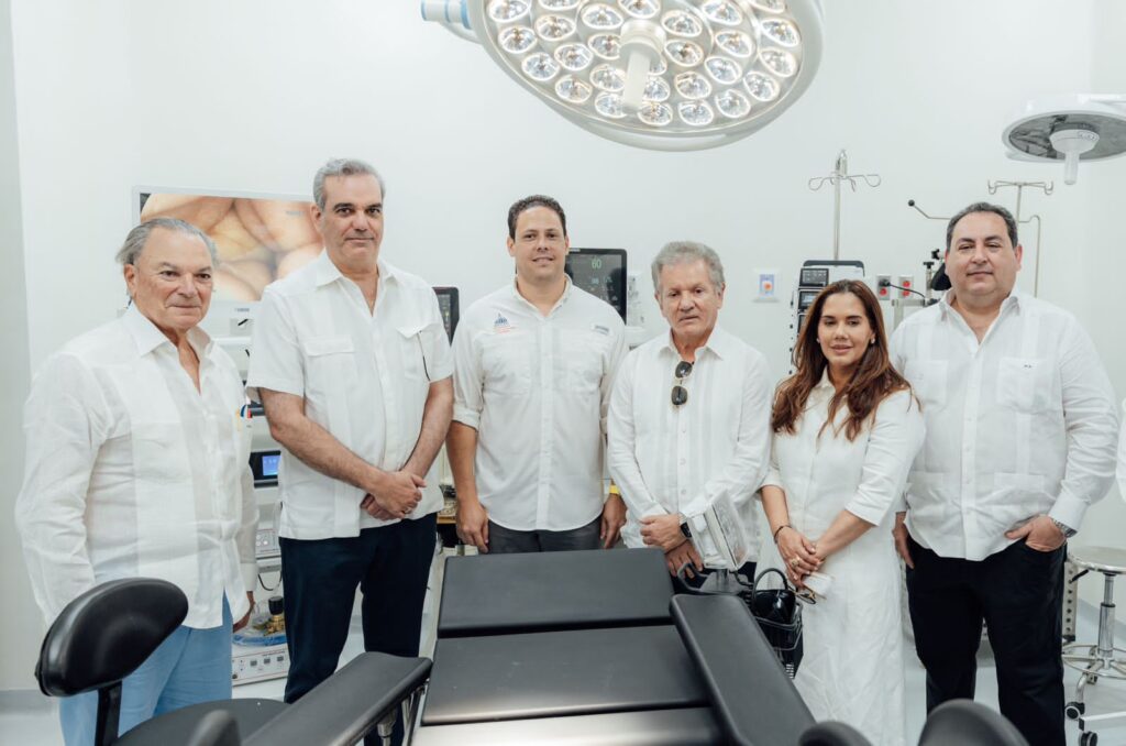 Presidente Luis Abinader y Carlos Bonilla inauguran Hospital Municipal de Verón