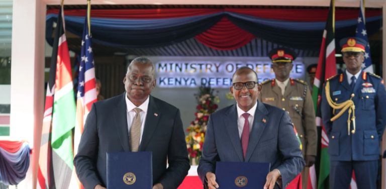 Estados Unidos y Kenia firman un acuerdo de defensa antes del despliegue previsto en Haití