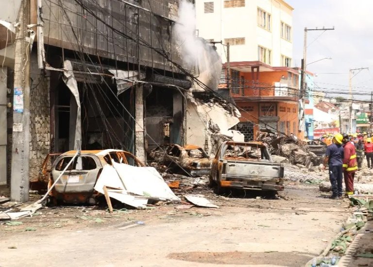 Gobierno dará bono de RD$20 mil a afectados por explosión en San Cristóbal