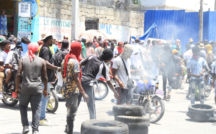 Periodistas huyen de Carrefour Feuilles en Haití ante violencia