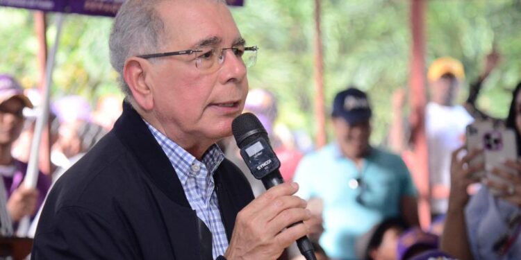 Danilo Medina dice alianza opositora debe ser para la segunda vuelta