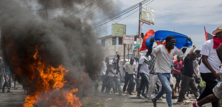 Ciudadanos estadounidenses salen de Haití debido a la situación de crisis que vive Haití