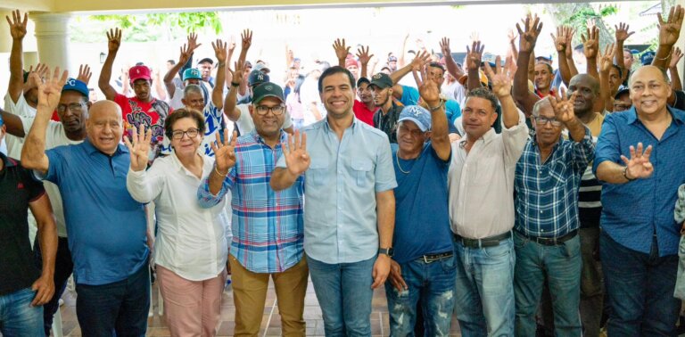 Roberto Ángel juramenta en la Unidad Externa a 83 dirigentes del PLD en Salcedo
