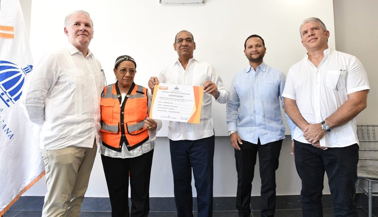 MOPC inicia certificación de empresas proveedoras que cumplan requisitos de calidad en elaboración de asfalto