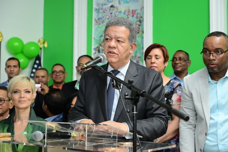 Una burla al pueblo dominicano, que en medio de tantos apagones ministro llame a disminuir consumo, calificó Leonel Fernández