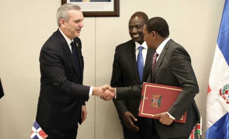 Presidente Abinader se reúne con su homólogo de Kenia; firman acuerdos