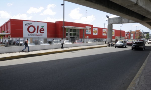 Atracadores matan dos agentes de seguridad en Supermercado Olé de Villa Mella