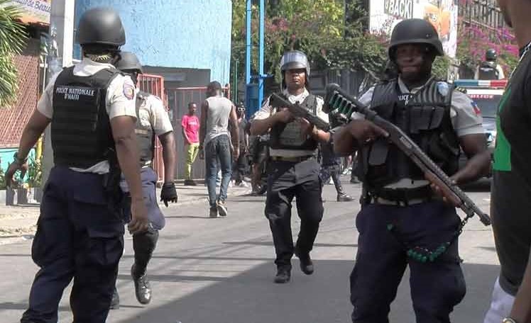 Policía de Haití intenta recuperar barrio periférico Carrefour Feuilles