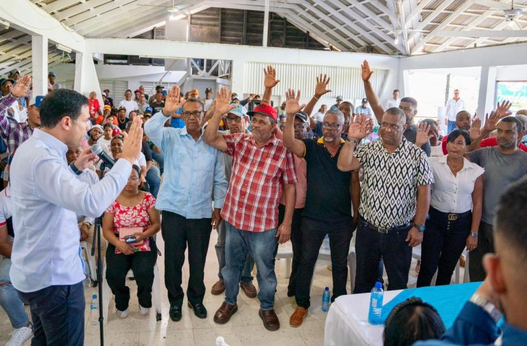 Roberto Ángel integra regidor del PLD y más de 40 presidentes comité de base a Unidad Externa en Montecristi