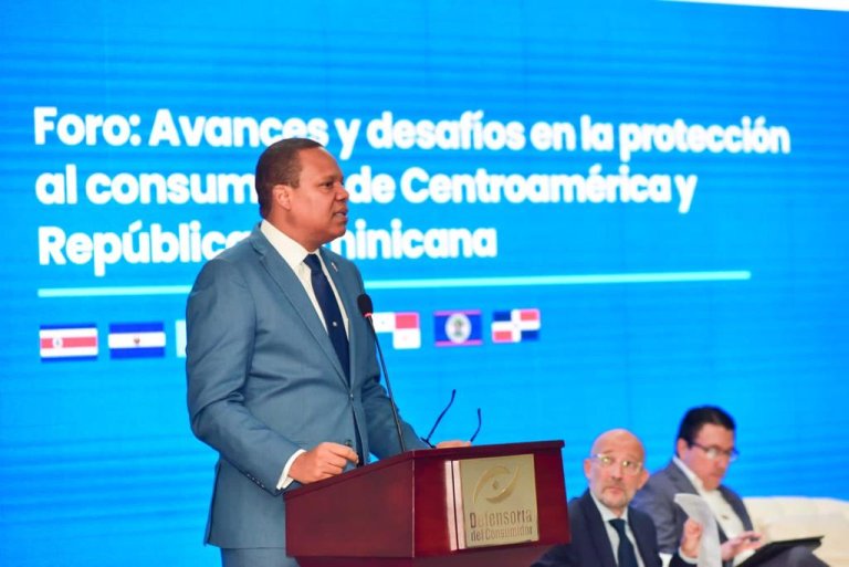 Eddy Alcántara plantea en El Salvador implementar políticas de protección efectiva para los consumidores