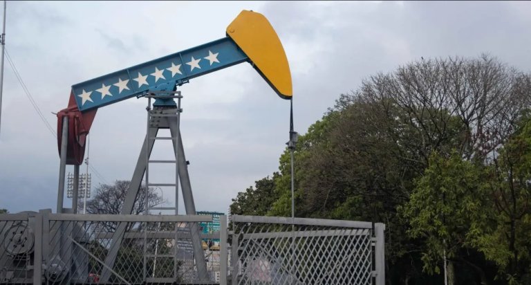 Estados Unidos levanta temporalmente sanciones sobre petróleo y gas de Venezuela