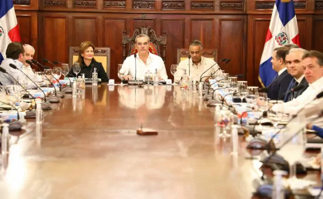 Presidente Abinader convoca a un Consejo de Ministros para este lunes