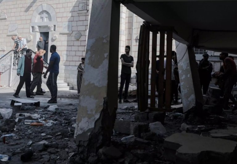 Bombardeo israelí contra una iglesia en Gaza deja al menos 16 muertos