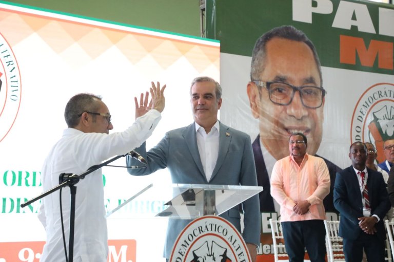 En actos separados, partidos MODA y PASOVE proclaman a Luis Abinader como candidato presidencial 