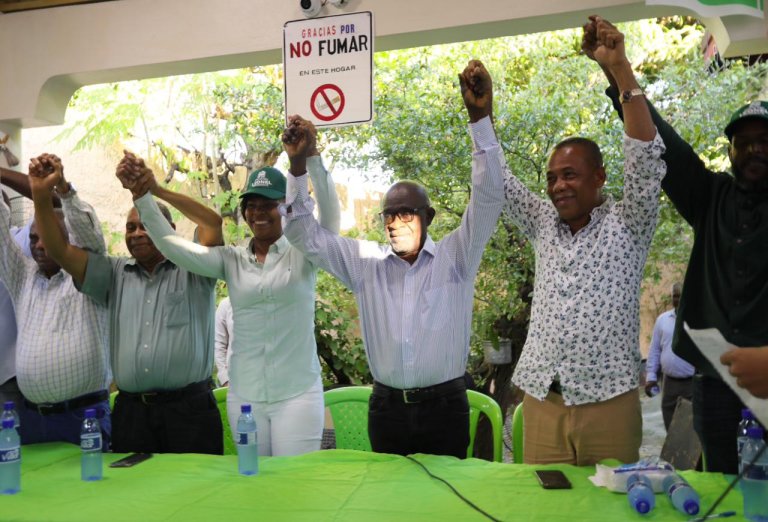 Dirigentes del PRM en Haina se juramentan en la Fuerza del Pueblo