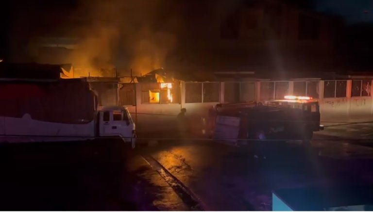 Comerciantes de Dajabón informan incendio afectó 28 locales comerciales