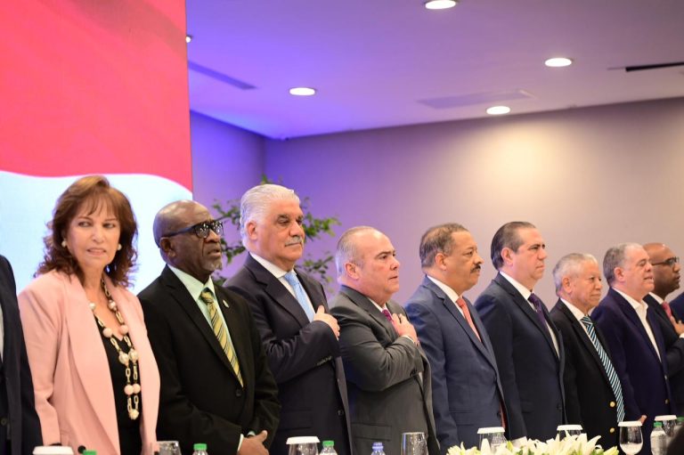 Alianza opositora pacta 16 senadurías; 14 tripartitas