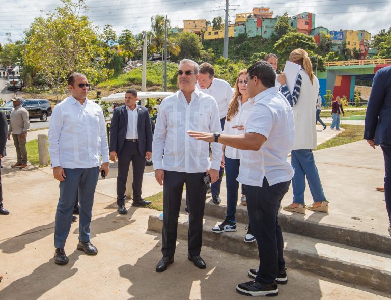 Presidente Abinader inaugura Cristo Park para beneficio de más de 350 mil personas de seis barriadas