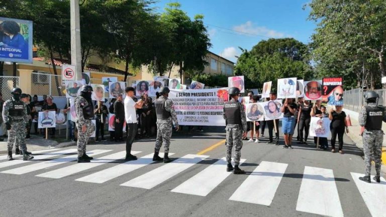 Familiares de las víctimas de la explosión en San Cristóbal reclaman informe creíble
