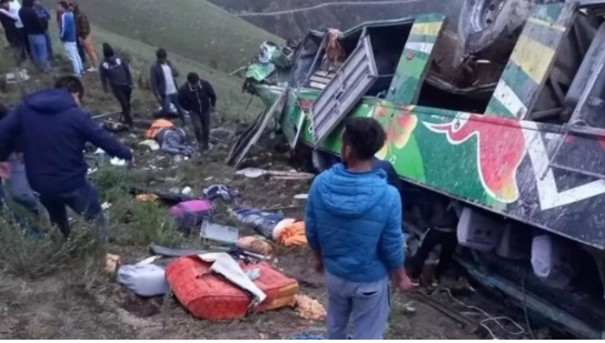 Al menos 20 muertos y 6 heridos por accidente de autobús en Perú