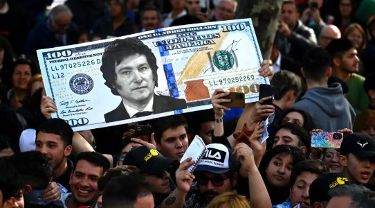 Putin advierte a Argentina que dolarizar la economía implica pérdida de soberanía