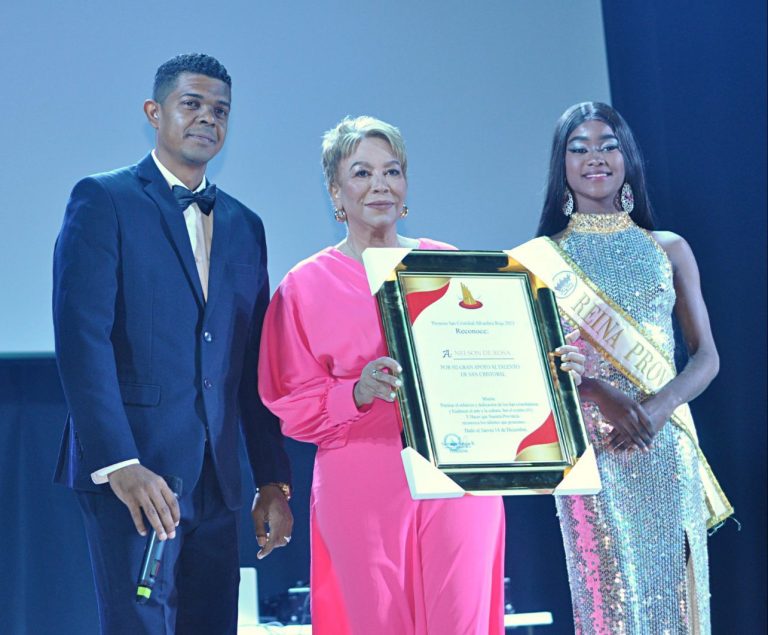 Figuras del arte y la cultura fueron reconocidos en la novena versión de los “Premios San Cristóbal Alfombra Roja 2023”