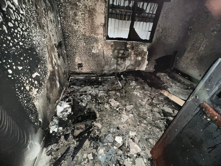 Bebita de tres meses fallece en un incendio en apartamento de sus padres en Baní
