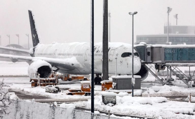 Aeropuerto de Múnich, Alemania queda totalmente congelado