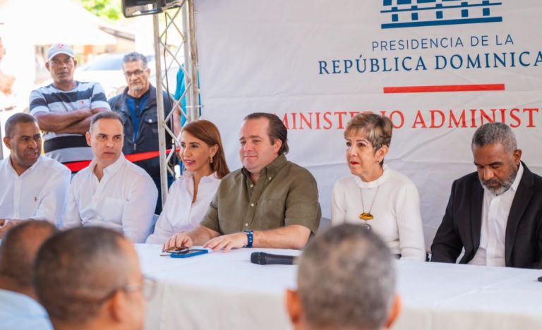 Ministro José Paliza inaugura Palacio Distrital en Yásica Arriba