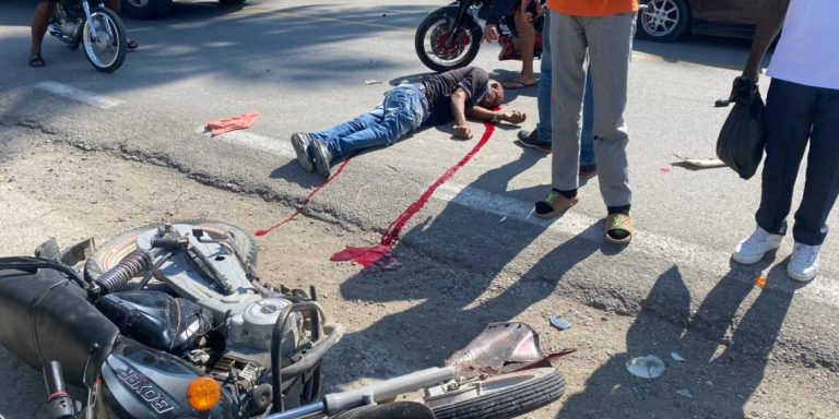 Choque entre dos motocicletas deja un hombre muerto y cuatro heridos en Bahoruco