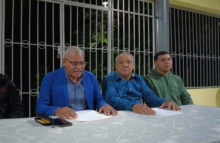 Renuncian presidente y vice presidente del PLD en el Distrito Municipal San Francisco de Jacagua