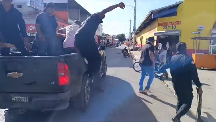 Alcalde de Dajabón desaloja a comerciantes haitianos