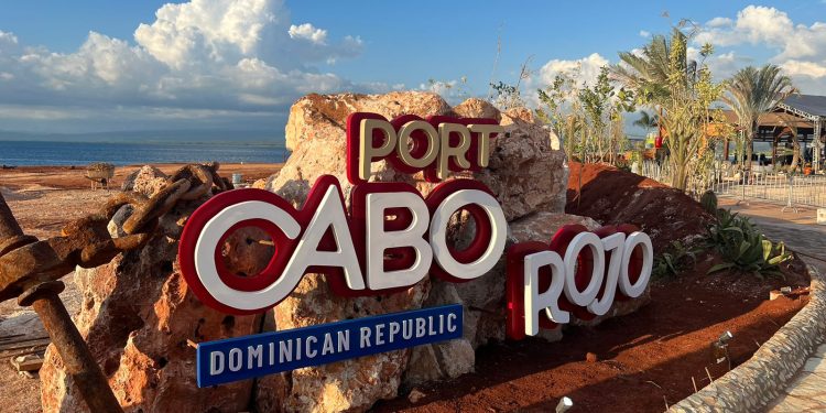 Pedernales recibe al menos 2,500 turistas en el Puerto de Cabo Rojo