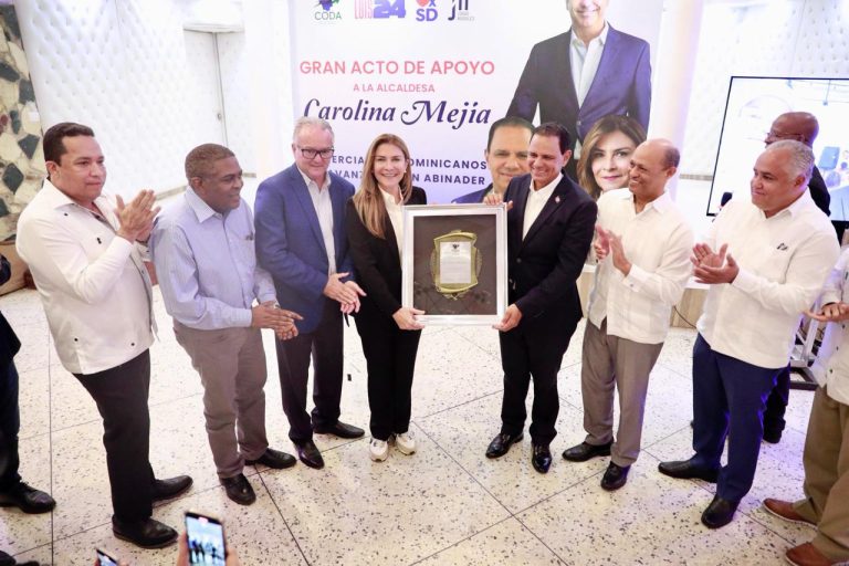 Comerciantes Dominicanos de Avanzada con Abinader da su respaldo a la alcaldesa Carolina Mejía