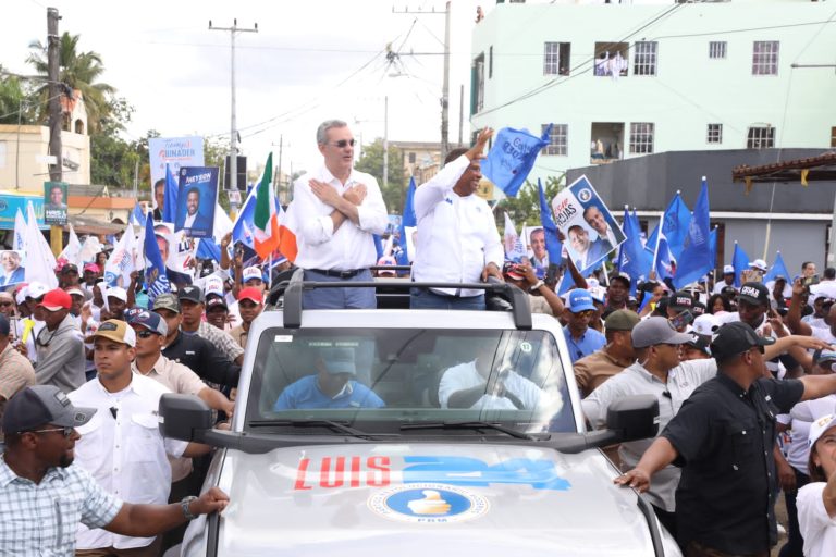 Luis Abinader concluye recorrido en apoyo a los candidatos a las alcaldías de Santo Domingo Este, Boca Chica y Guerra