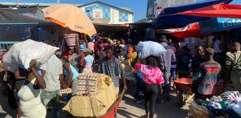 Pocos haitianos acuden al mercado de Dajabón por las protestas en su país El tránsito fue bloqueado desde Cabo Haitiano hasta Juan