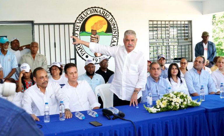 Miguel Vargas llama al gobierno “moralista de hoja lata”