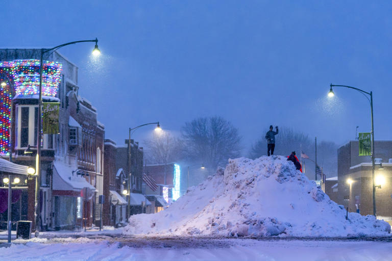 Tormenta de nieve en Estados Unidos deja cuatro muertos y miles sin electricidad