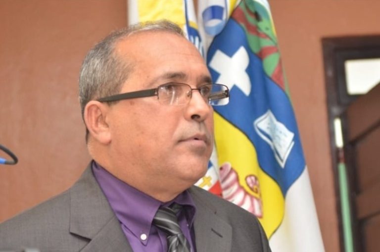 Renuncia el coordinador municipal de la campaña del PLD en Salcedo