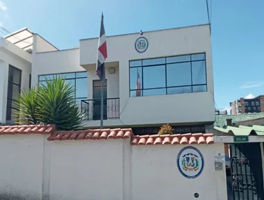 Embajada Dominicana en Ecuador cierra por violencia en ese país