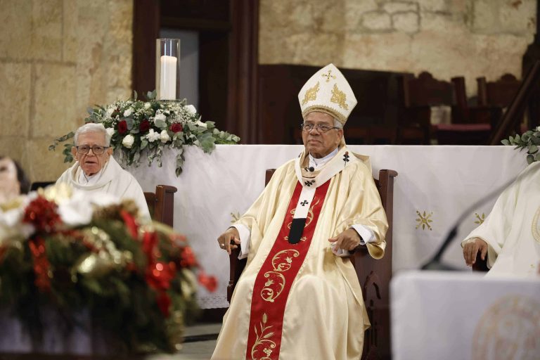 Monseñor Ozoria critica políticos y votantes vayan a elecciones en busca de intereses particulares
