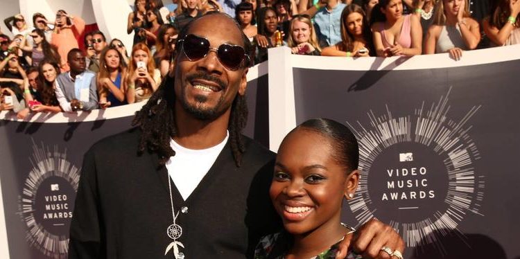 La hija de Snoop Dogg sufrió un accidente cerebrovascular