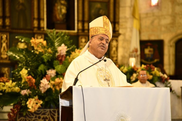 Arquidiócesis de Santo Domingo niega que monseñor Benito Ángeles sea investigado por agresión sexual